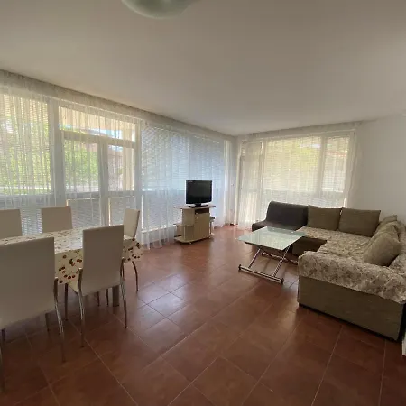 Apartman In Complex Atrium *