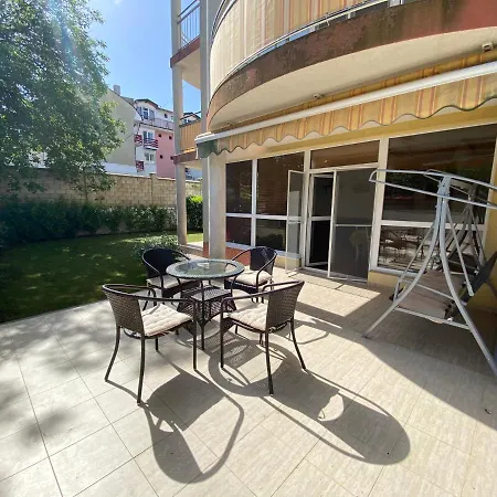 Appartement In Complex Atrium *