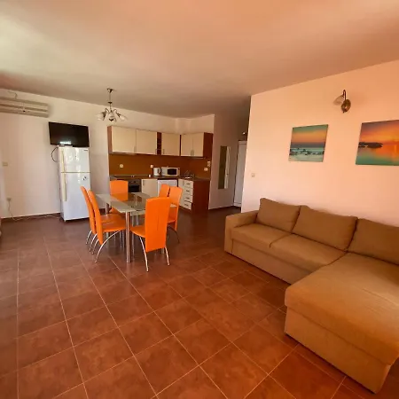 In Complex Atrium Apartman *