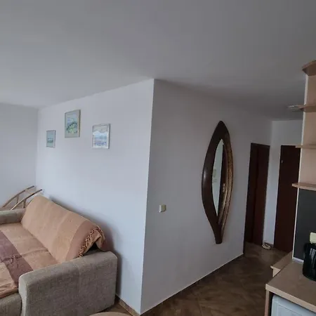 In Complex Atrium Apartment